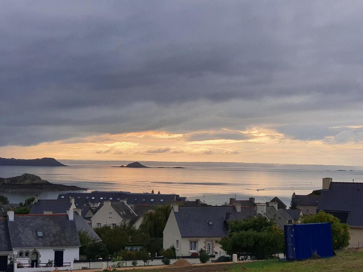 Appartement Bretagne Vue Mer Exceptionnelle Sur Les Hauts D'Erquy Au Calme ! Et Au Pied Du Gr34 Exterior photo